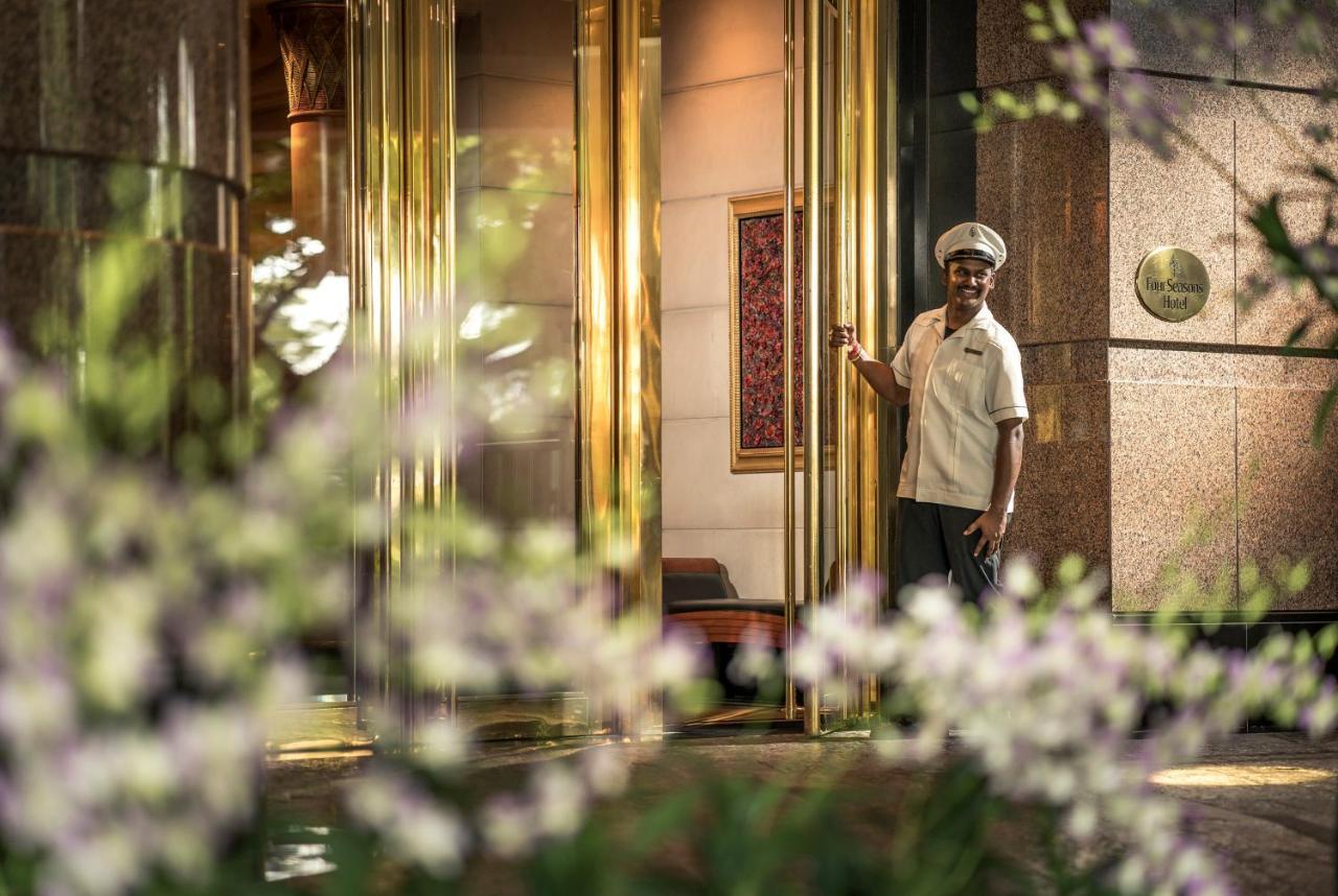Four Seasons Hotel Сингапур Экстерьер фото